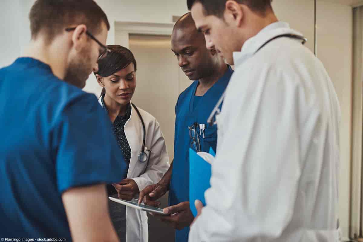 Diverse group of doctors | © Flamingo Images - stock.adobe.com